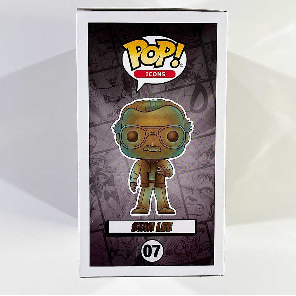 Stan Lee #07 PATINA Funko Pop! Icons Vinyl Figure - Picture 4 of 7